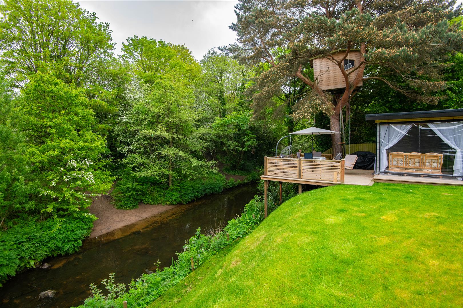 5 bed property in Mill Lane, Leyland